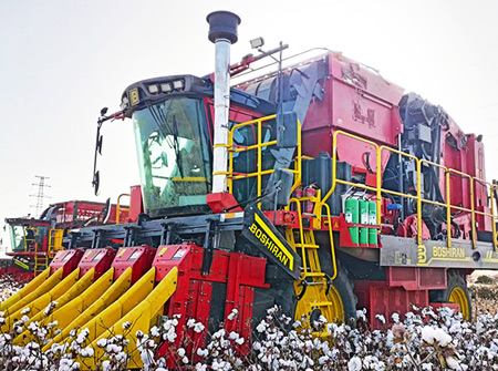 缽施然4MZD-4A型自走式圓捆打包棉花收獲機(jī)